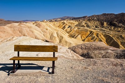 California - too much heat to take a seat at the Zabriskie Point - troppo caldo per sedersi allo Zabriskie Point