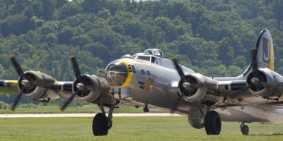 B-17  Flying Fortress
