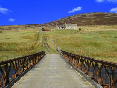 Tullochmacarrick Bridge & Farmhouse