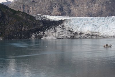 glacier calving at left 2.JPG