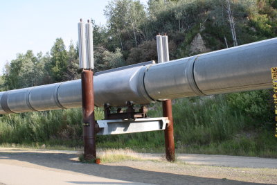 slider under pipeline made of teflon for earthquakes.JPG