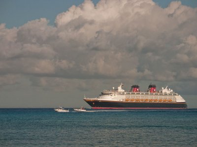 142-Disney-cruise-ship.jpg
