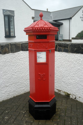 The Giant's Post Box