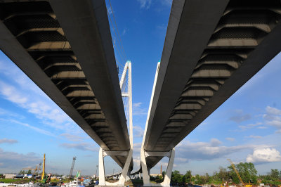 pont sur la Neva