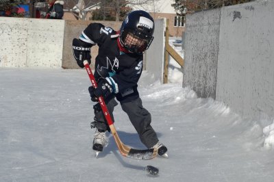 Kidz Outdoor Hockey (Feb 2009)
