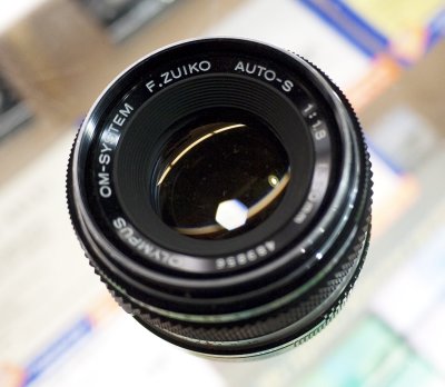 Panasonic 14mm f2.5 pancake lens close up.jpg