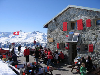 Cabane Bella-Tola