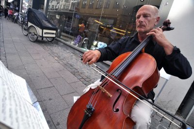 Player on Stroget