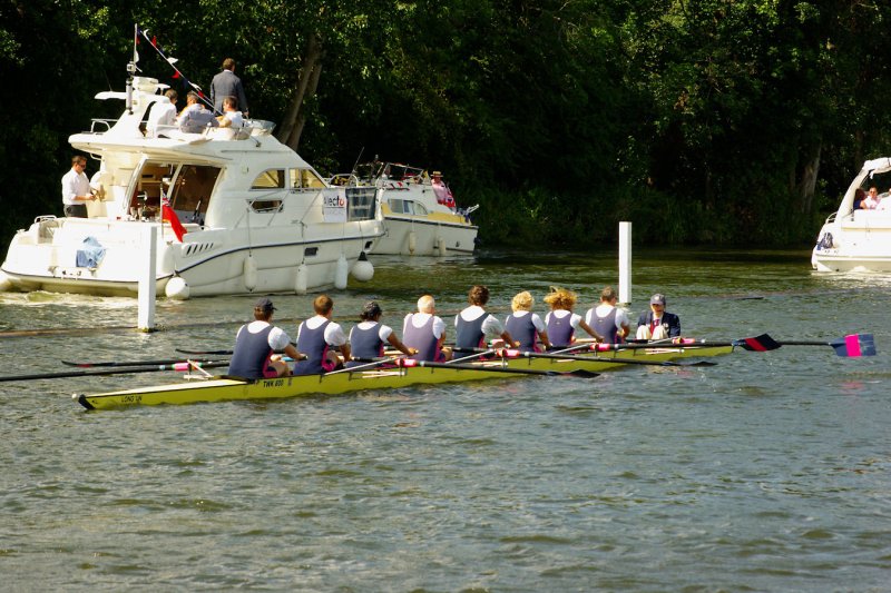 2009 - Remenham Rowpast - IMGP3663