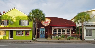 The Palms souvenir shop, Taco Boy restaurant, empty real estate  building