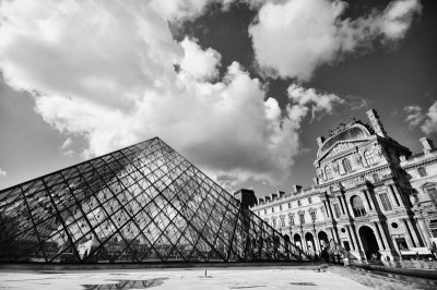 Louvre - High Contrast