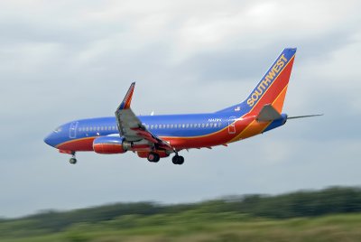 A Southwest Boeing 737 lands at BWI