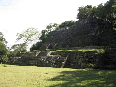 Lamanai Pyramid1