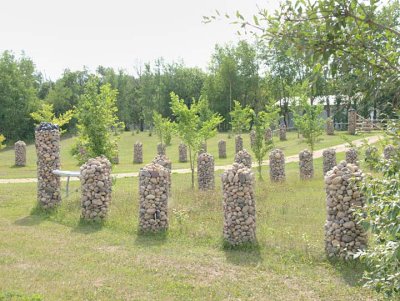 Fieldstone fence posts 9955