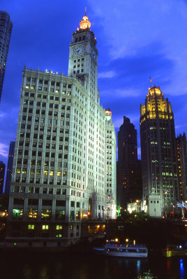 Chicago River and Michigan Ave.jpg
