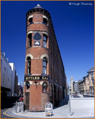 IRELAND - CO.ANTRIM - BELFAST - BITTLES BAR AND ALBERT MEMORIAL CLOCK 