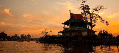 Pankalang Bun - river sunset and house