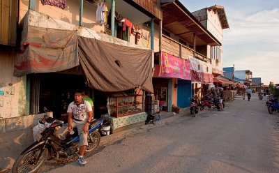 Pankalang Bun - street view and houses