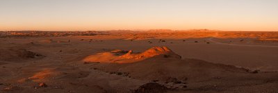 Last rays of light in Gravel Desert