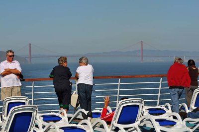 Ladies Bid Goodbye to Golden Gate