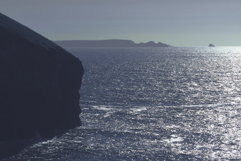 looking back to Rumps and Mauls from Trebarwith strand