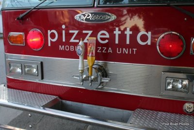 20081010_mystic_pizzetta_pizza_fire_truck_in_noank_pic-05.JPG