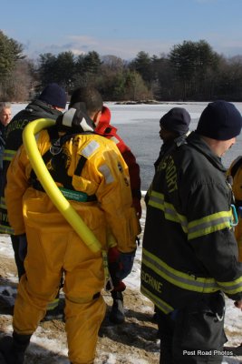 20080108_bridgeport_conn_fd_ice_rescue_training_lake_forest_DP_ 048.jpg
