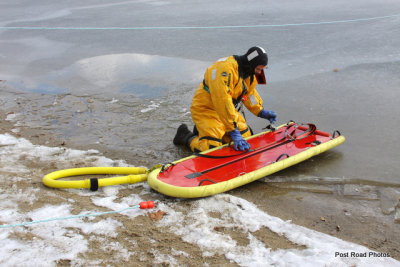 20080108_bridgeport_conn_fd_ice_rescue_training_lake_forest_DP_ 074.jpg