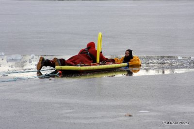 20080108_bridgeport_conn_fd_ice_rescue_training_lake_forest_DP_ 092.jpg