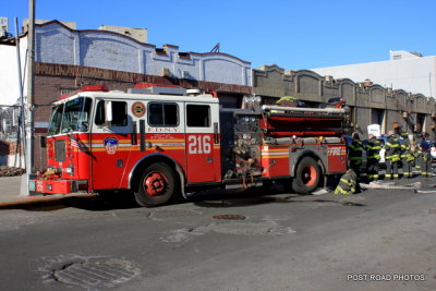 20090215_fdny_rutledge_st_engine_216_seagrave_fire-17.JPG
