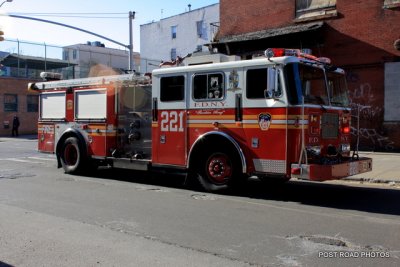 20090215_fdny_rutledge_st_engine_221_seagrave_pumper_fire-18.JPG
