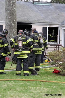 20090420_fairfield_CT_house_fire_466_davis_rd_pic-01.JPG