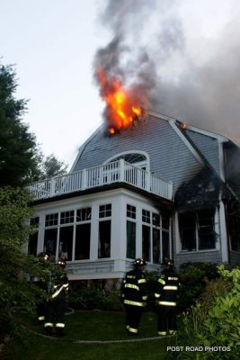 2009_house_fire_marblehead_massachusetts_captains_walk_pic-43.jpg