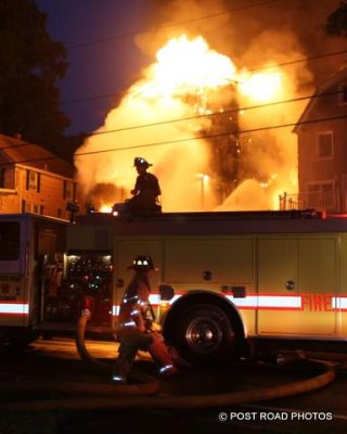 20100622-milford-conn-house-fire-55-edgefield-ave-pic-11.JPG