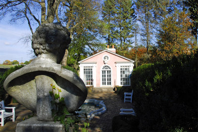 Glen Burnie House & Gardens