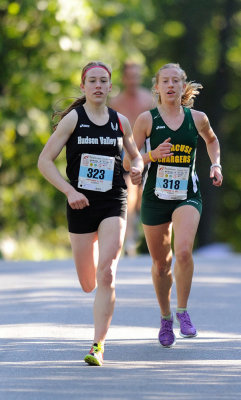Julia Armstong (left) 2nd female in 5k in 18:26 while Celia Alterio (right) came in 3rd in 18:35