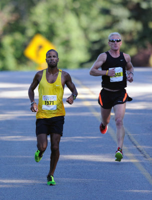 Overall winner Knox Robinson (left, 1:14:05) battled for the lead with Mike Slinskey (right, 1:15:12) in the half marathon 