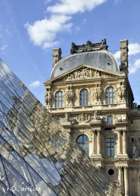 Louvre Pyramide.jpg