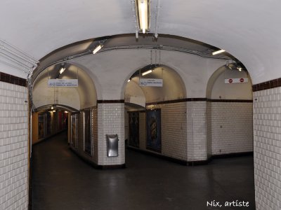Metro Couloirs.jpg