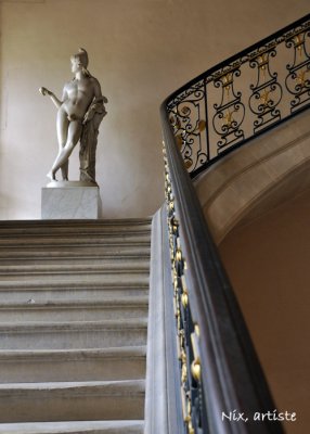 CV Statue Escaliers.jpg