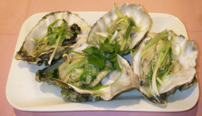 Steamed Oysters with Scallions at Golden Taste 1771.jpg