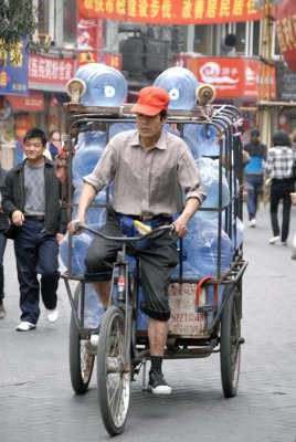 Recycling Cyclist 5923.jpg