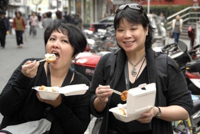 Shengjianbao (生煎包) Addicts in Dumpling Heaven ...Yummy!!! 5931.jpg