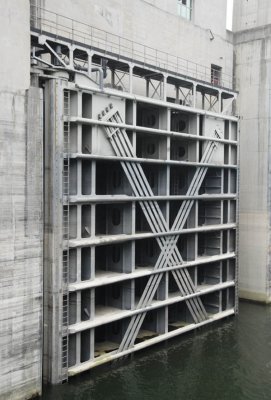 Lock Gate 6681.jpg