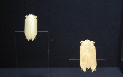 Cicada Han, piece put into mouth of deceased upon burying - 6330.jpg