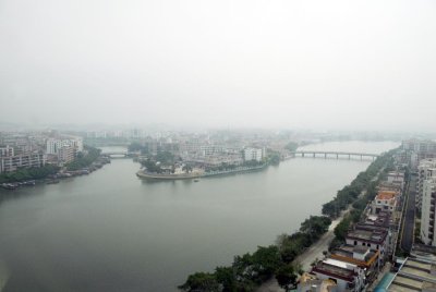 View of Port City Changsha on the Tianjiang (River) from Changlong Island 8277.jpg