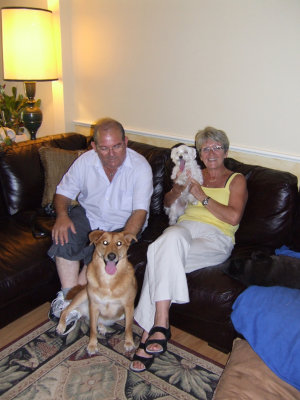Jojo, Maryse, Dixie, Max et Inko. Regarde comme Max est tellement content! Il les adore!