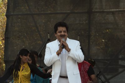 Udit Narayan performs at Hoduyada 2011, Israel