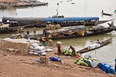 Loading Cargo, Niger River