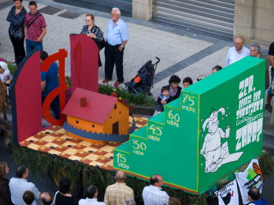Belakitzarrak Koadrilaren Karroza P0211533.jpg